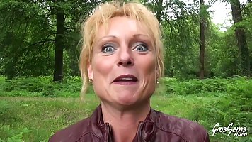 mature blonde woman, mendy is having casual sex in the natur...